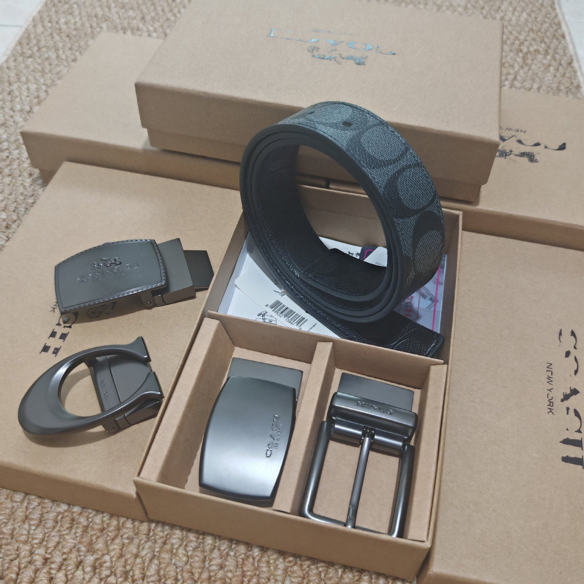 Men's Interchangeable Belt Gift Set with Multiple Buckles