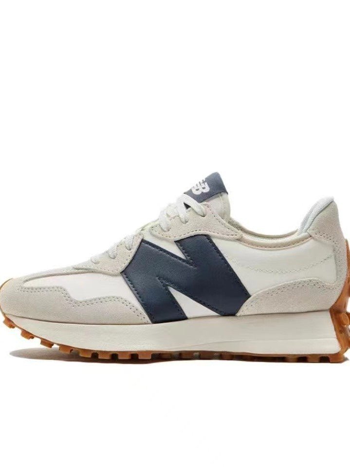 Men's Low Cut Sneakers with Lace Up Closure and Lugged Outsoles