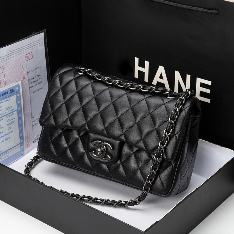 Luxe Chain Shoulder Bag Large Capacity Handbag for Women Premium Fashion Statement