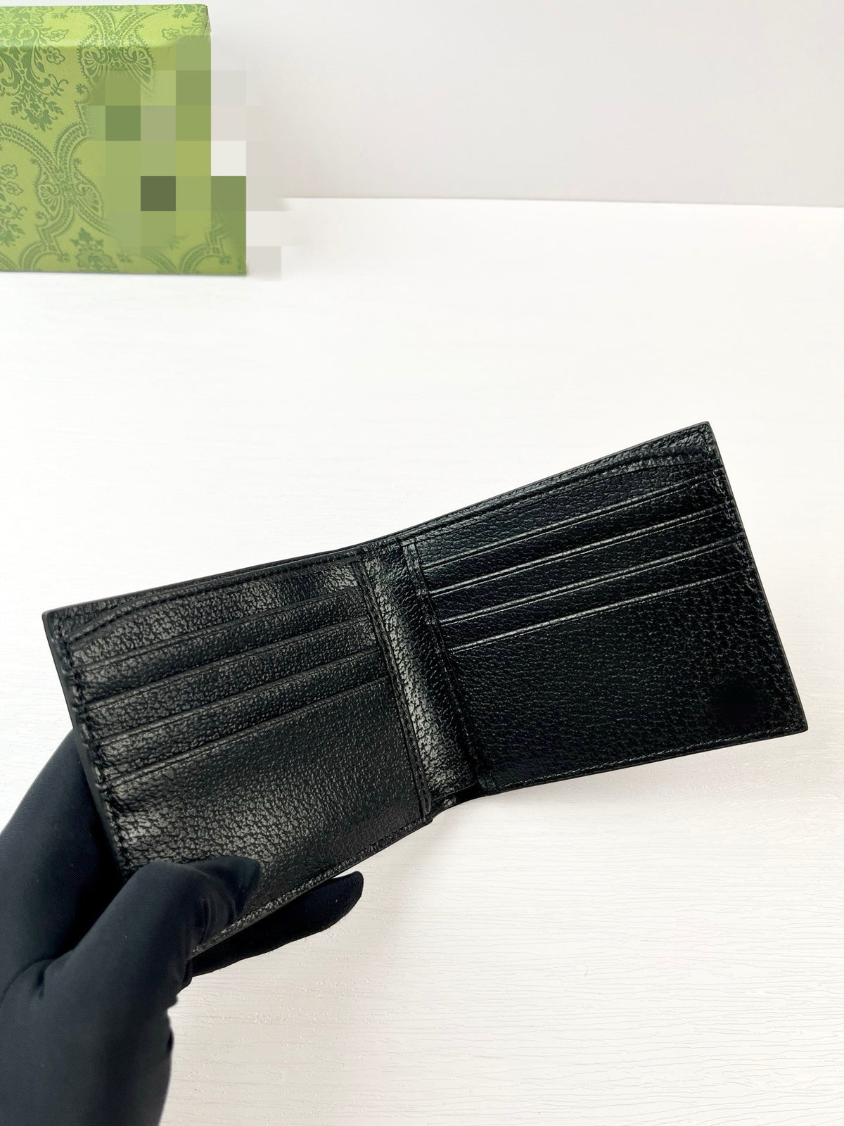 Foreign trade wholesale of European and American fashionable men's genuine leather wallets, high-quality hot-selling 20% off cash slip boxes