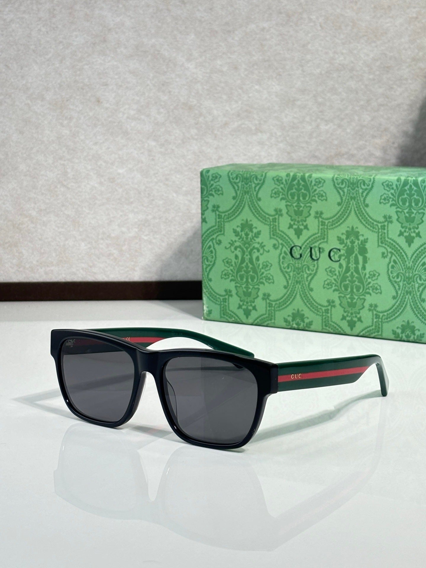 Monarch Edge Square Sunglasses For Effortless Modern Style And Timeless Confidence