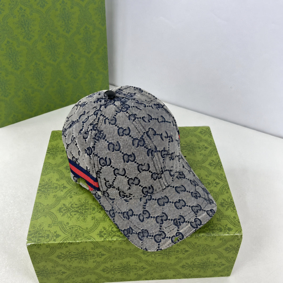 Patterned Baseball Cap with Structured Curved Brim and Contrast Stripe