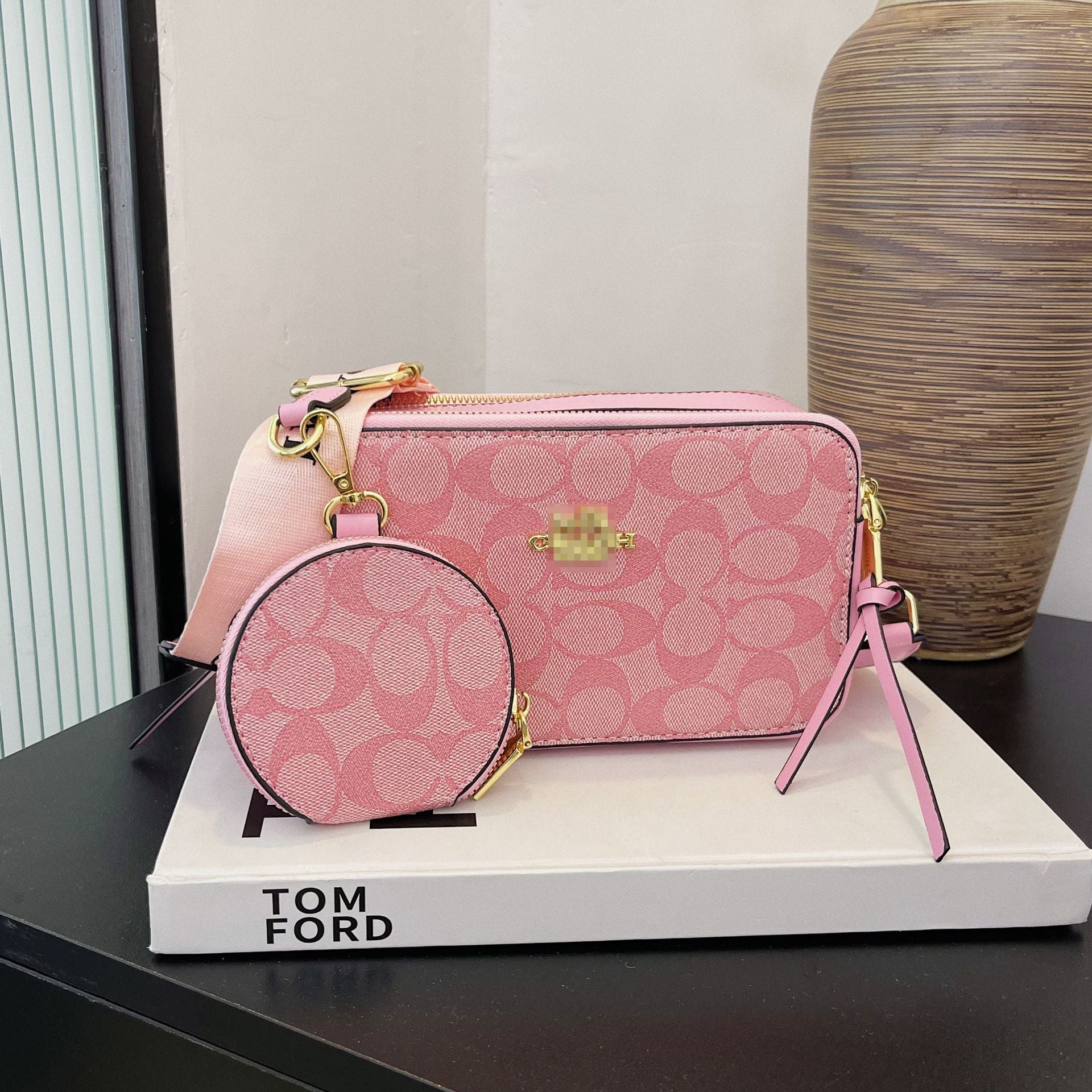 Premium Compact Crossbody Bag Set Featuring Mini Pouch For Everyday Chic And Effortless Style