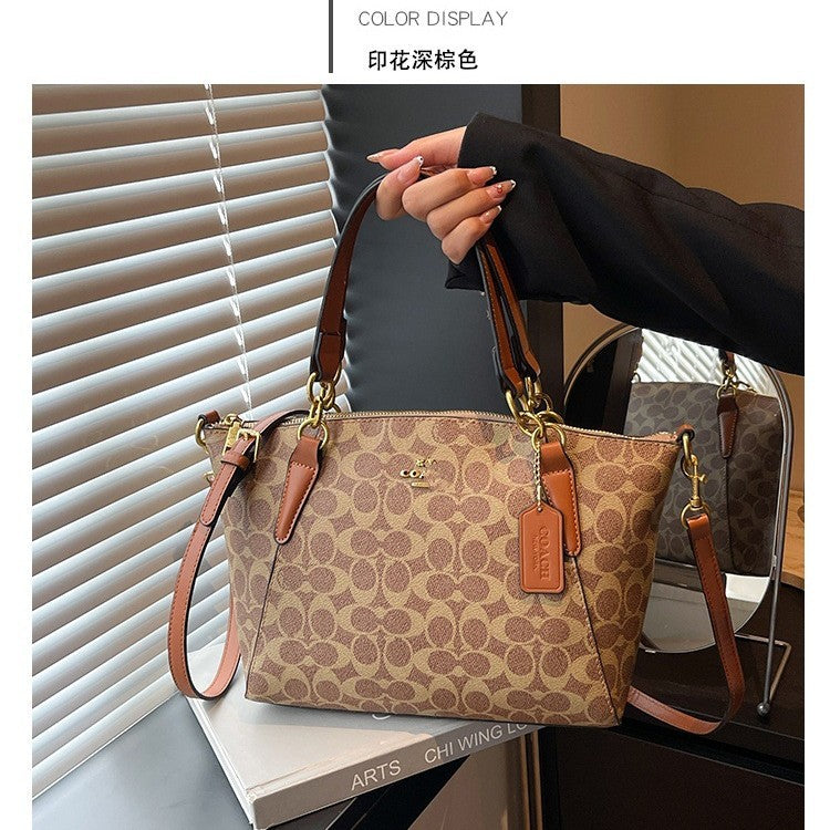 Premium Dumpling Bag For Women With Convertible One Shoulder Crossbody Design For Everyday Elegance