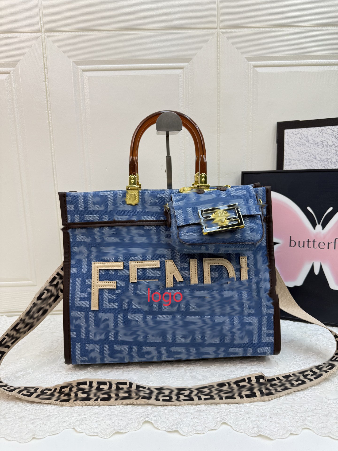 Geometric Shoulder Tote With Large Capacity For Everyday Luxury And Modern Sophistication