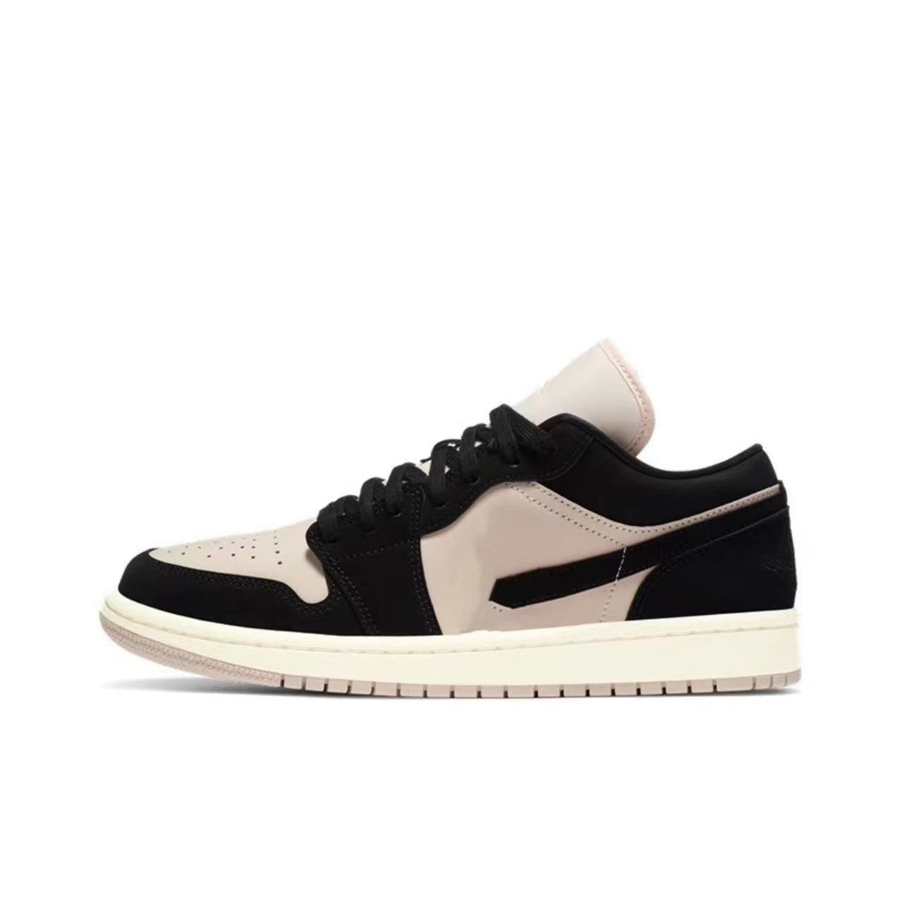 AeroCore Urban Low Top Sneaker