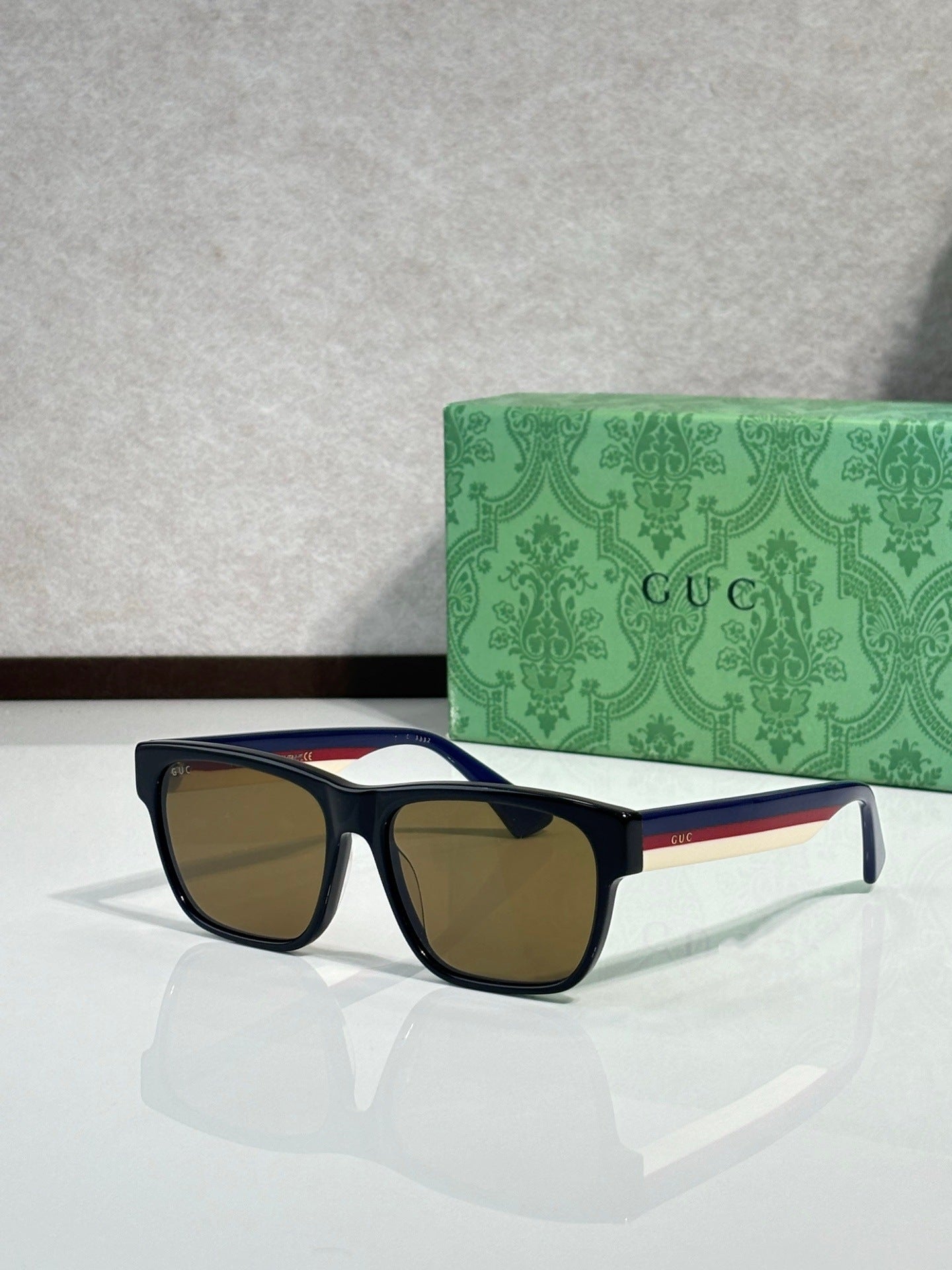 Monarch Edge Square Sunglasses For Effortless Modern Style And Timeless Confidence