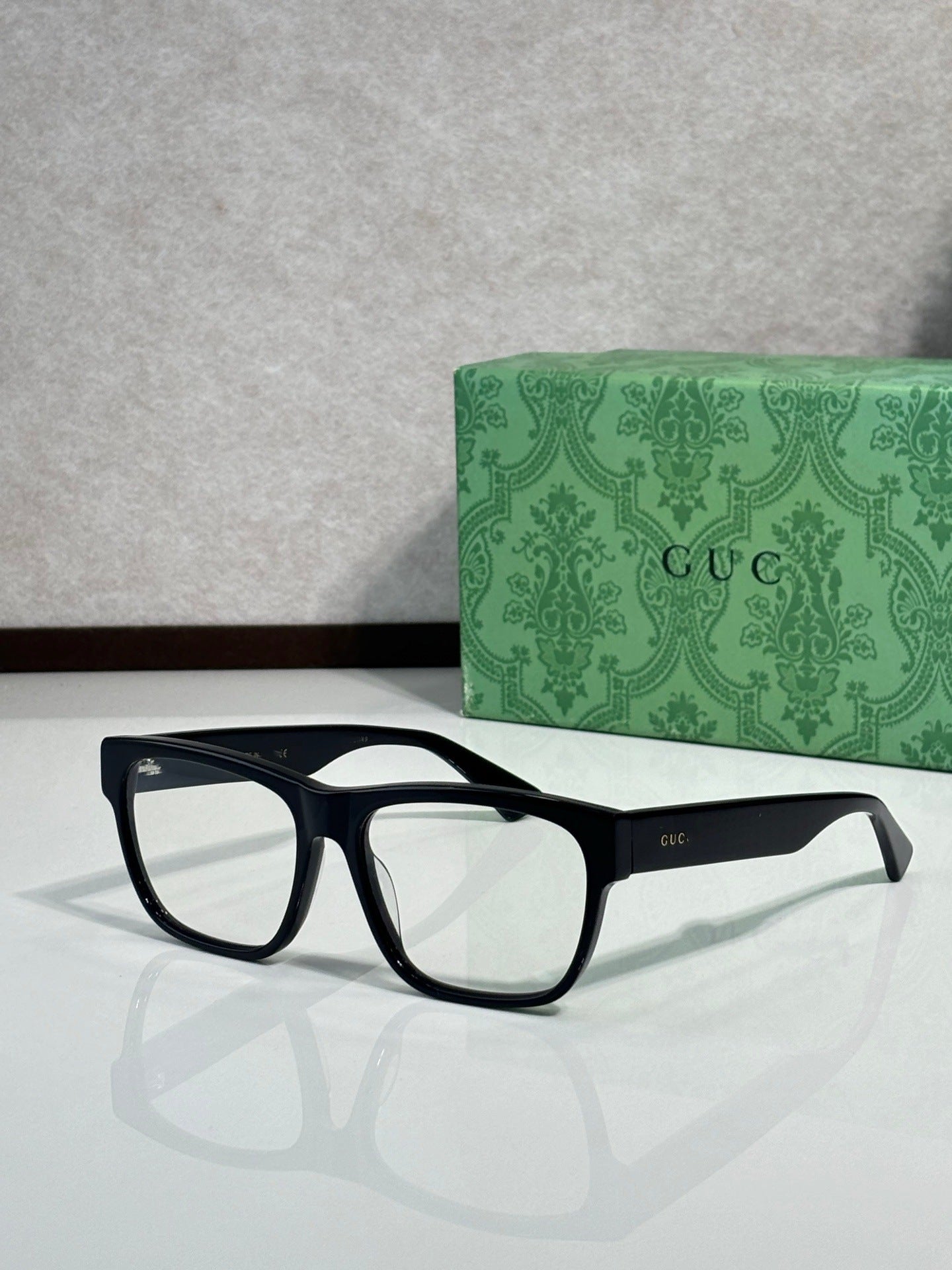 Monarch Edge Square Sunglasses For Effortless Modern Style And Timeless Confidence