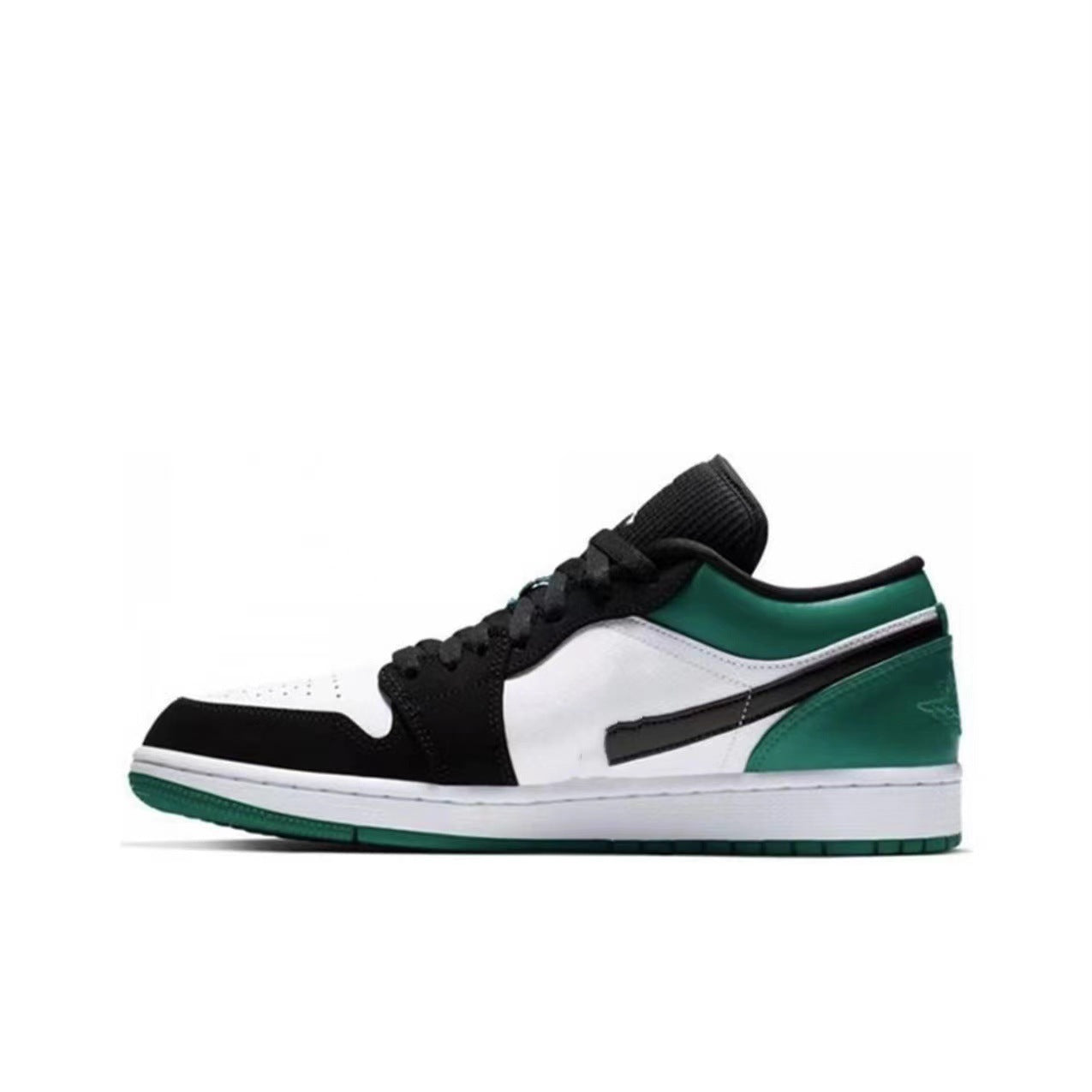 AeroCore Urban Low Top Sneaker