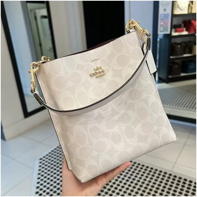 Avant Garde Bucket Shoulder Bag For Everyday Luxury And Effortless City Style That Elevates Every Look