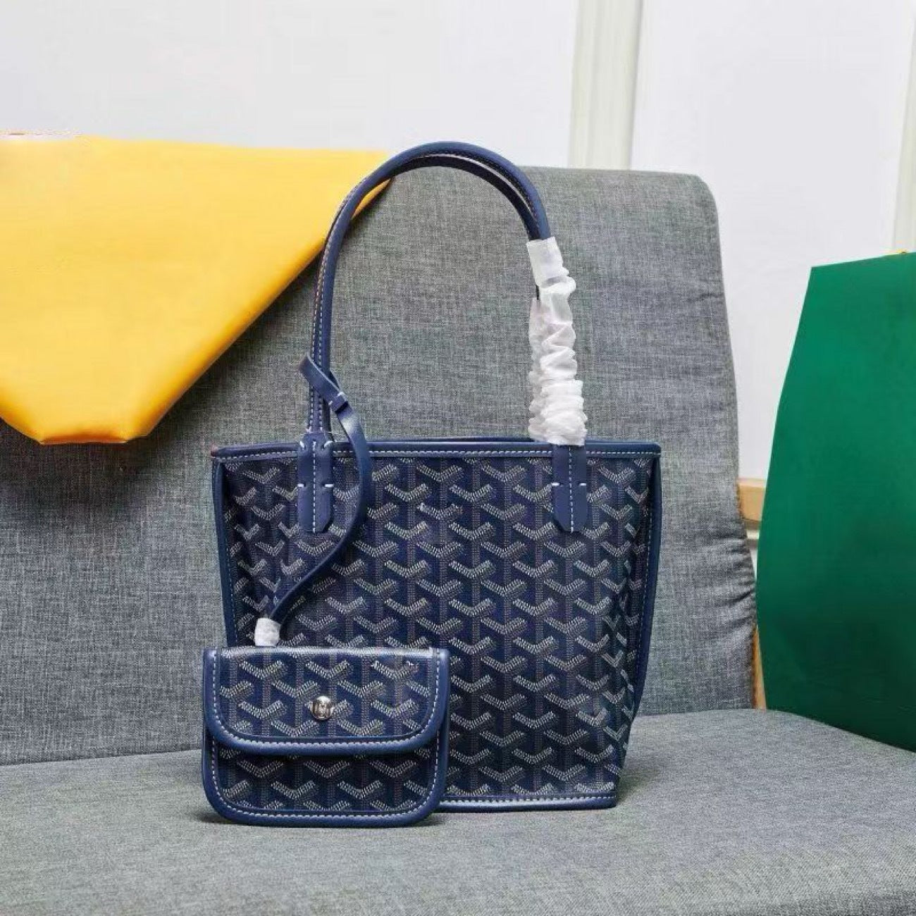Luxe Geometric Patterned Tote Bag Mini Pouch Set