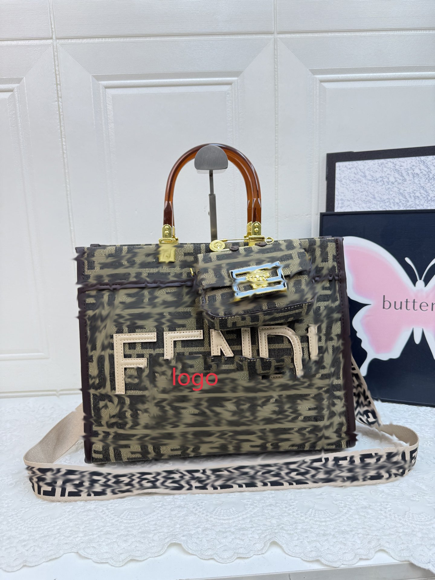Geometric Shoulder Tote With Large Capacity For Everyday Luxury And Modern Sophistication