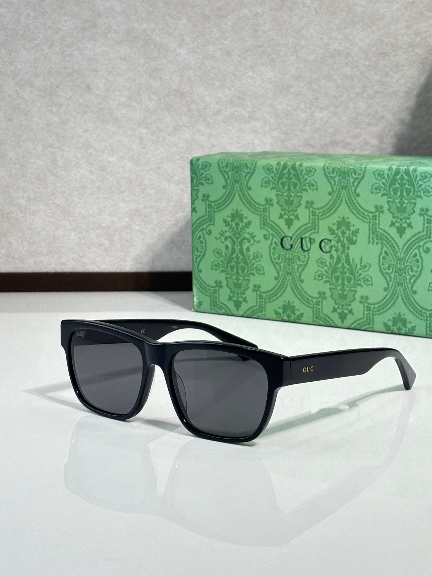 Monarch Edge Square Sunglasses For Effortless Modern Style And Timeless Confidence