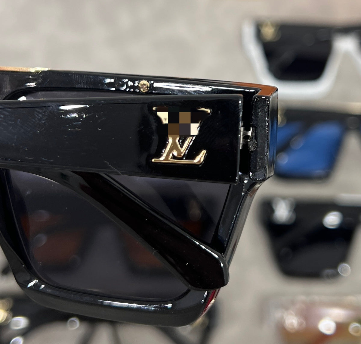 Square Full Rim Sunglasses with UV400 Protection and Metal Accents