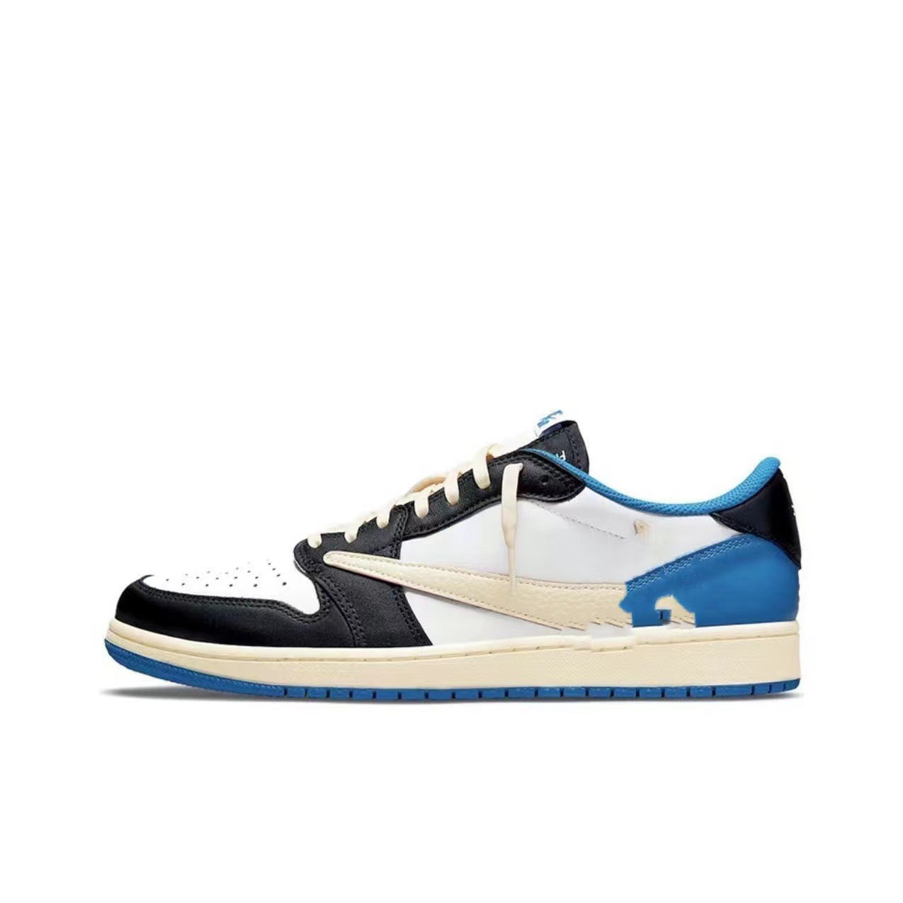 AeroCore Urban Low Top Sneaker