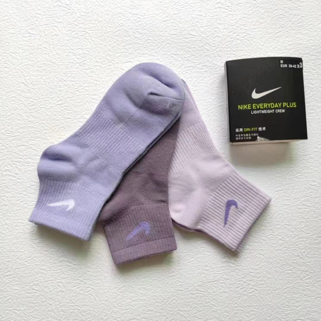 Colored cross-border socks, women's cotton socks, four seasons Internet celebrities, solid color, American retro outerwear, sports socks