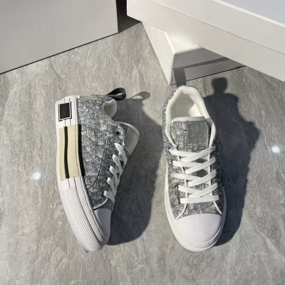 2025 spring new Internet celebrity with the same couple model giant foot length versatile letter embroidery platform shoes canvas shoes