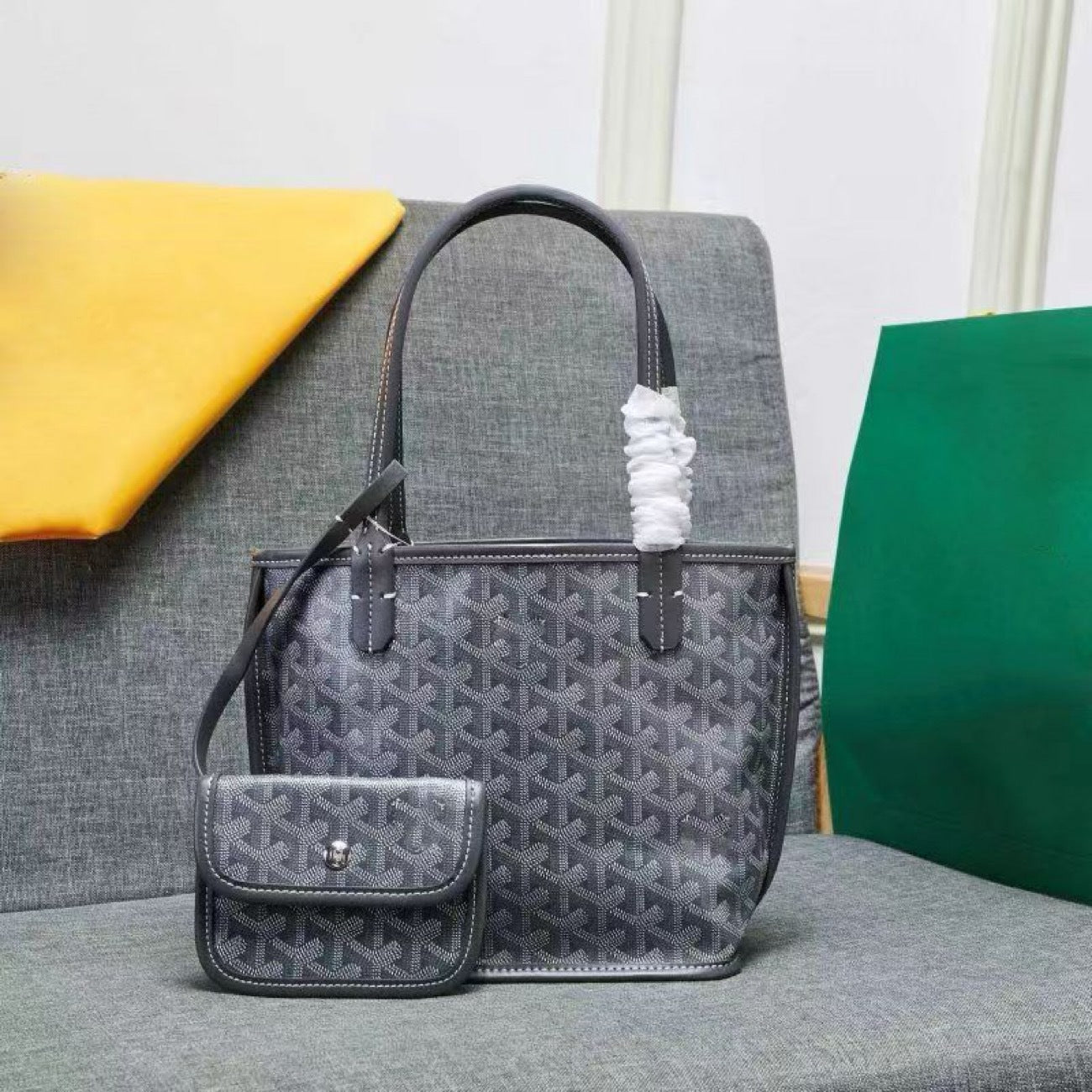 Luxe Geometric Patterned Tote Bag Mini Pouch Set