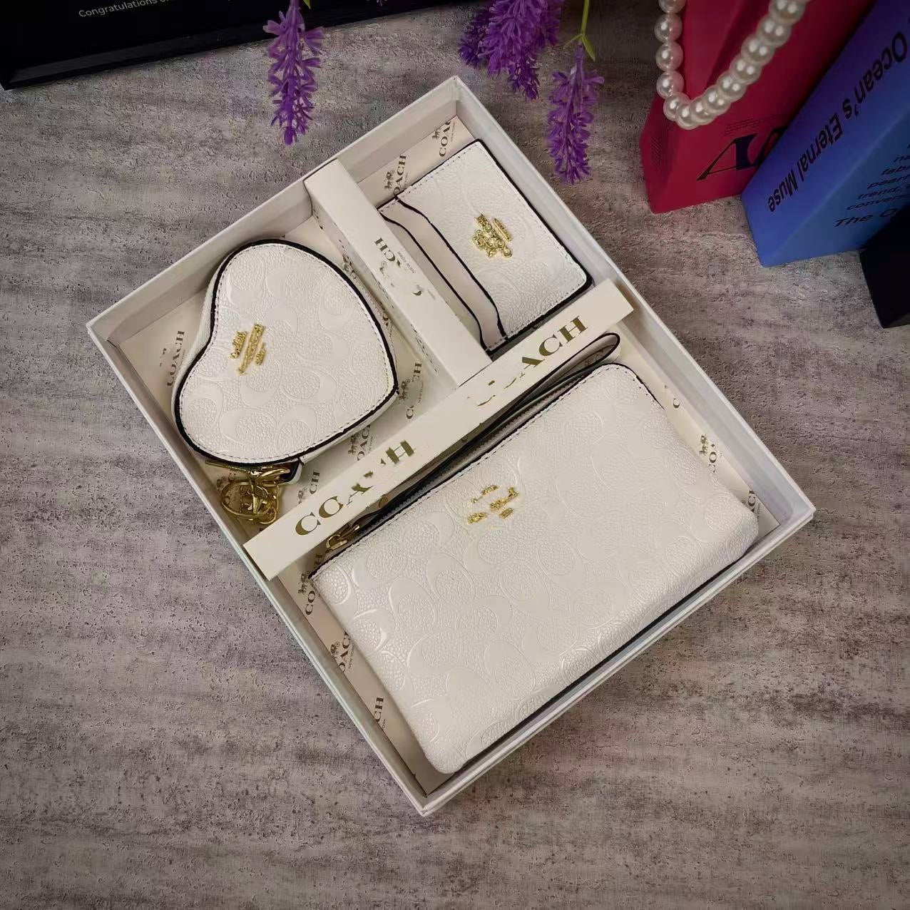 Timeless Allure Bag Set For Everyday Essentials With Coordinated Pouch And Wallet And Structured Tote