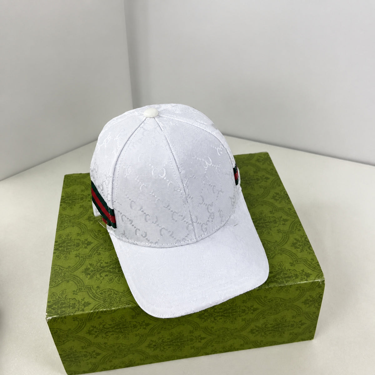 Patterned Baseball Cap with Structured Curved Brim and Contrast Stripe