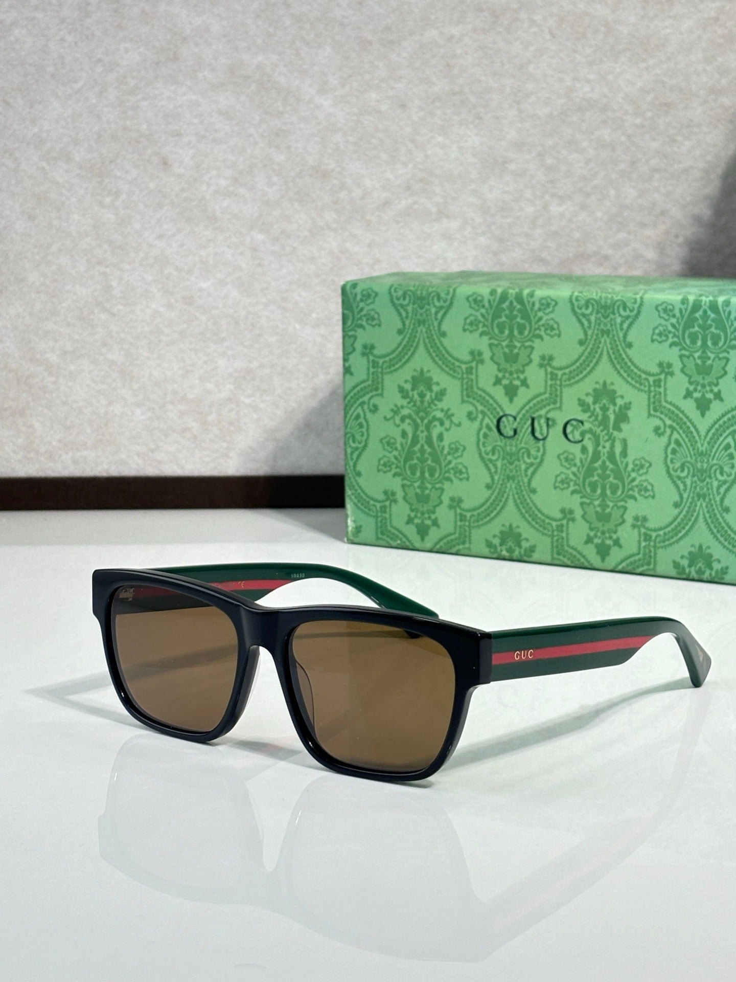 Monarch Edge Square Sunglasses For Effortless Modern Style And Timeless Confidence