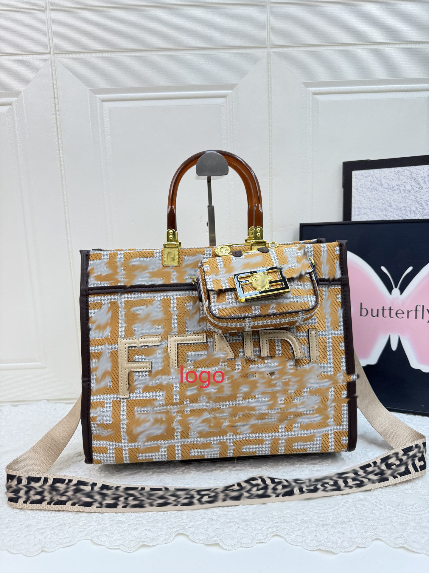 Geometric Shoulder Tote With Large Capacity For Everyday Luxury And Modern Sophistication