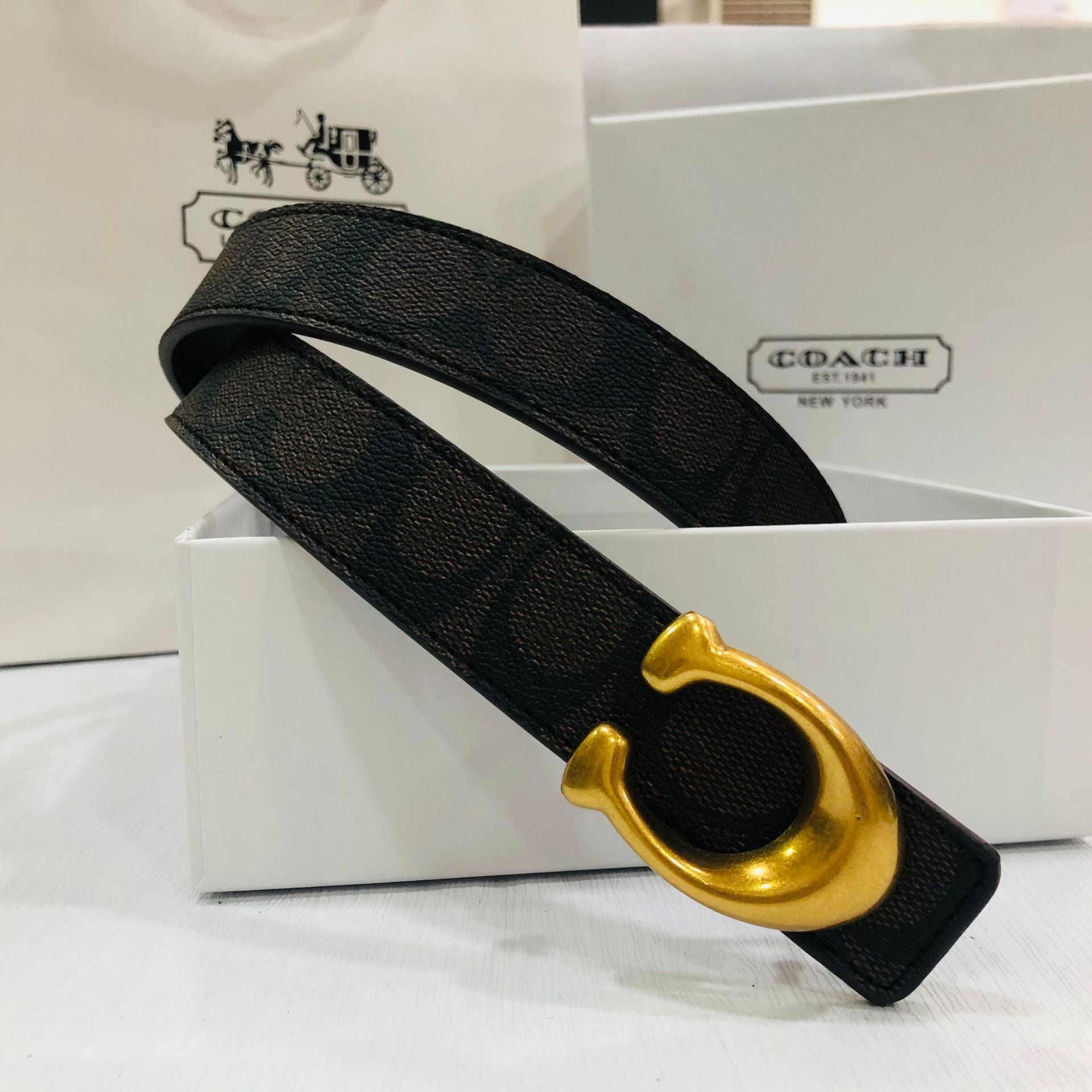 Women's Belt With Tailored Silhouette For Modern Versatility And Elevated Wardrobe Flair