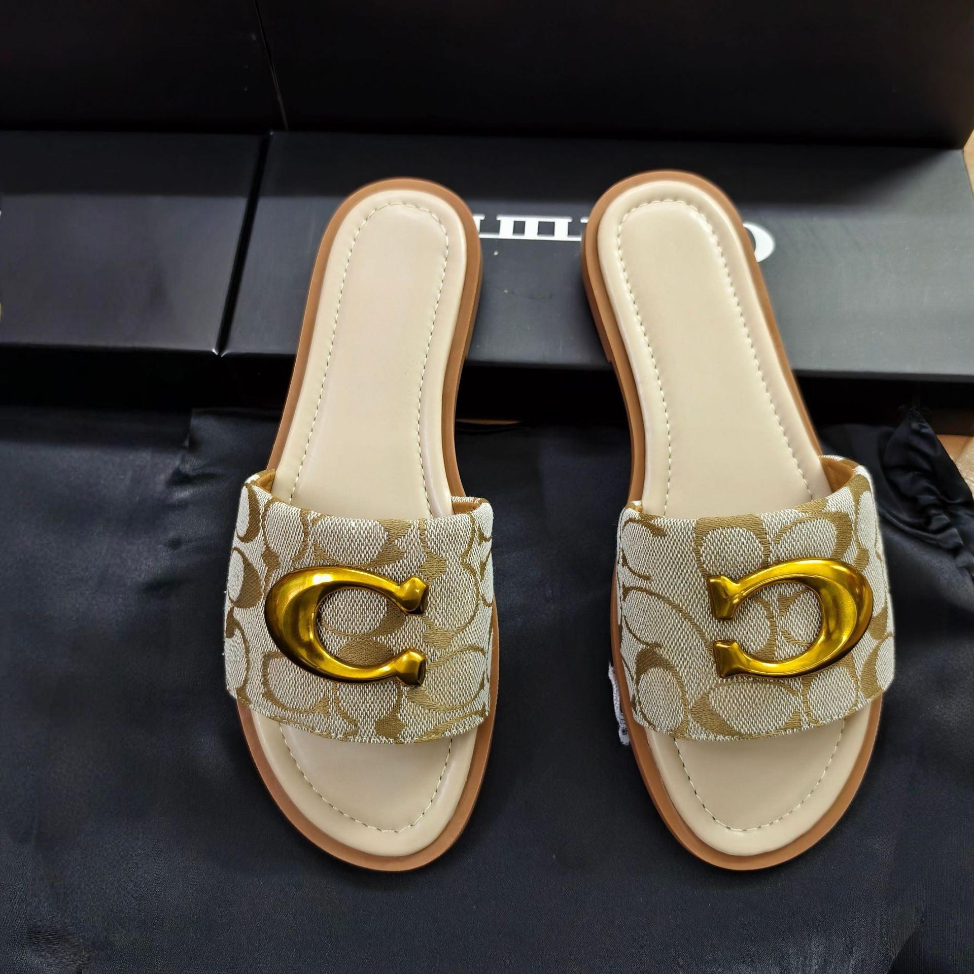 Elegant Monogram Flat Slide Sandals Women