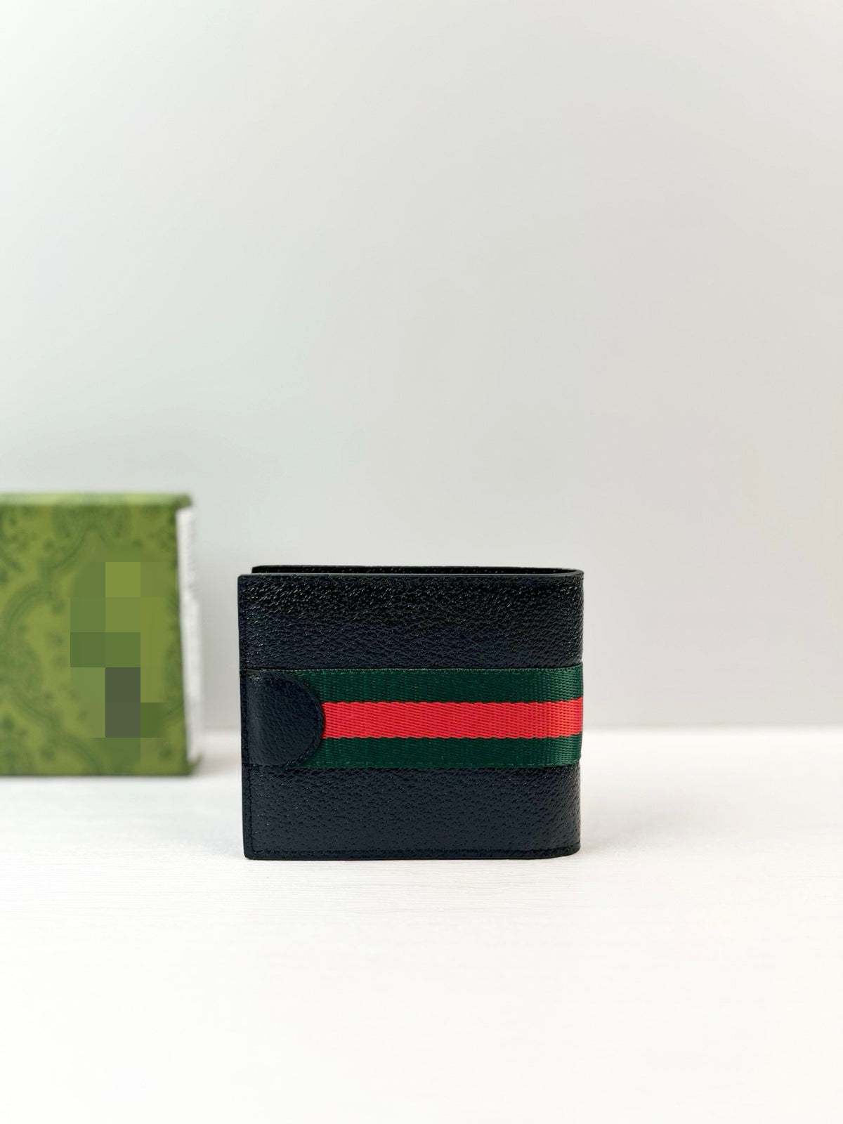 Foreign trade wholesale of European and American fashionable men's genuine leather wallets, high-quality hot-selling 20% off cash slip boxes