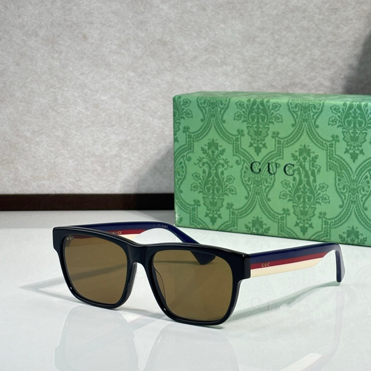 Monarch Edge Square Sunglasses For Effortless Modern Style And Timeless Confidence
