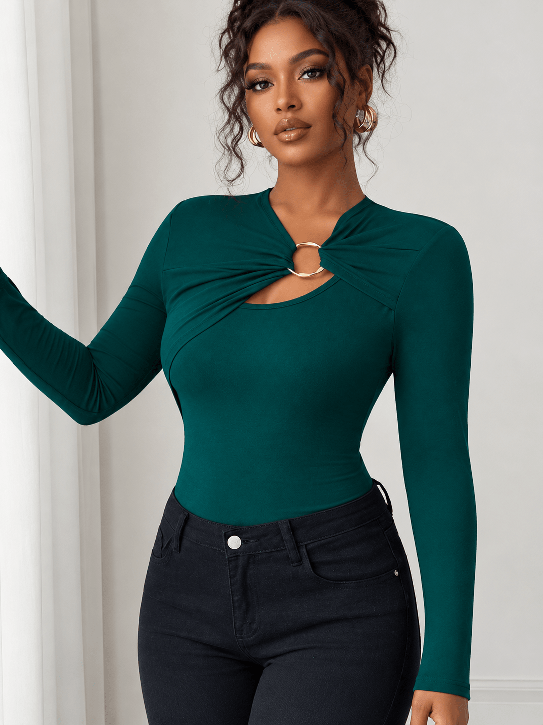 Women's Long Sleeve Ring Cutout Ruched Fitted Top