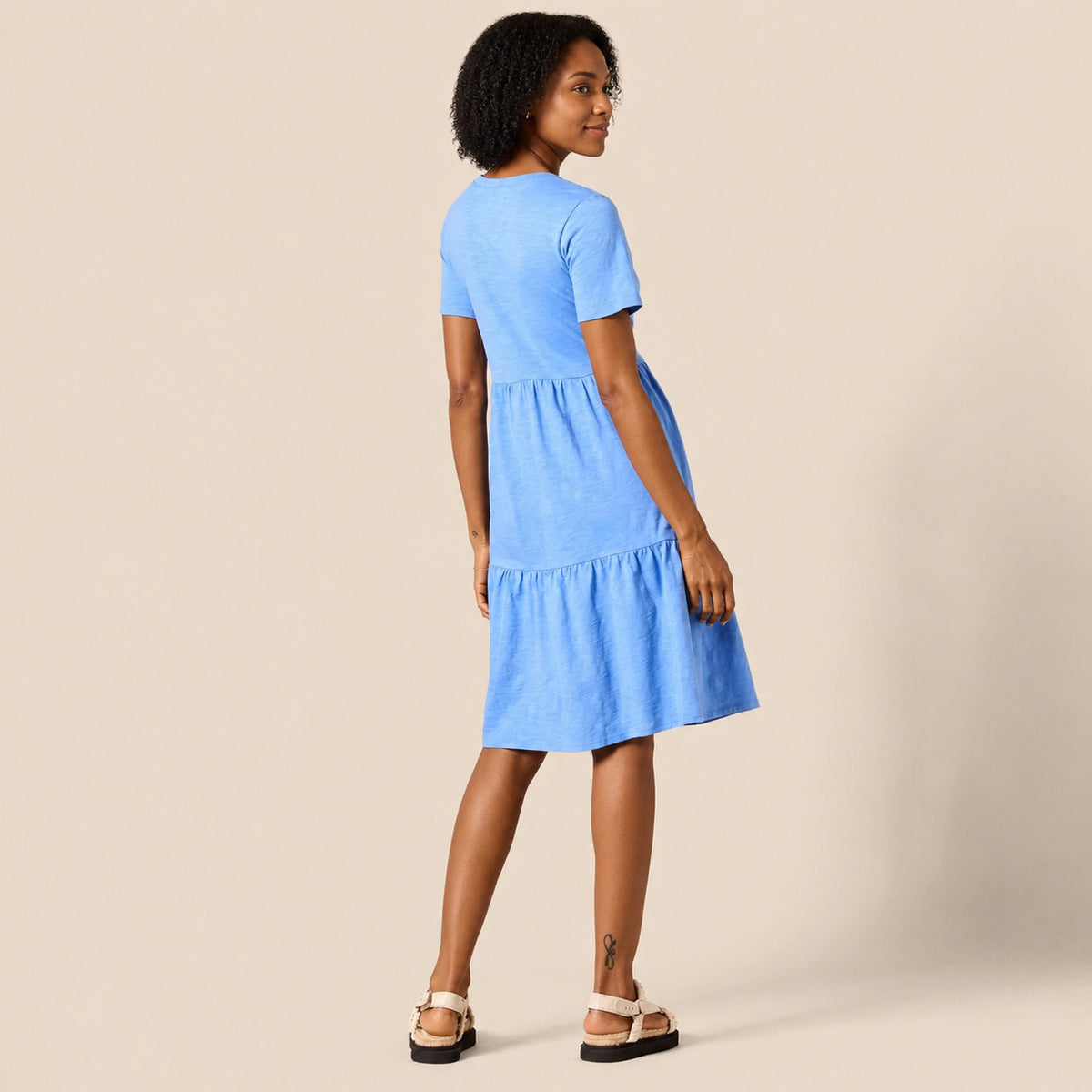 Chic Women's Short-Sleeve Tiered Dress - Perfect for Every Occasion!