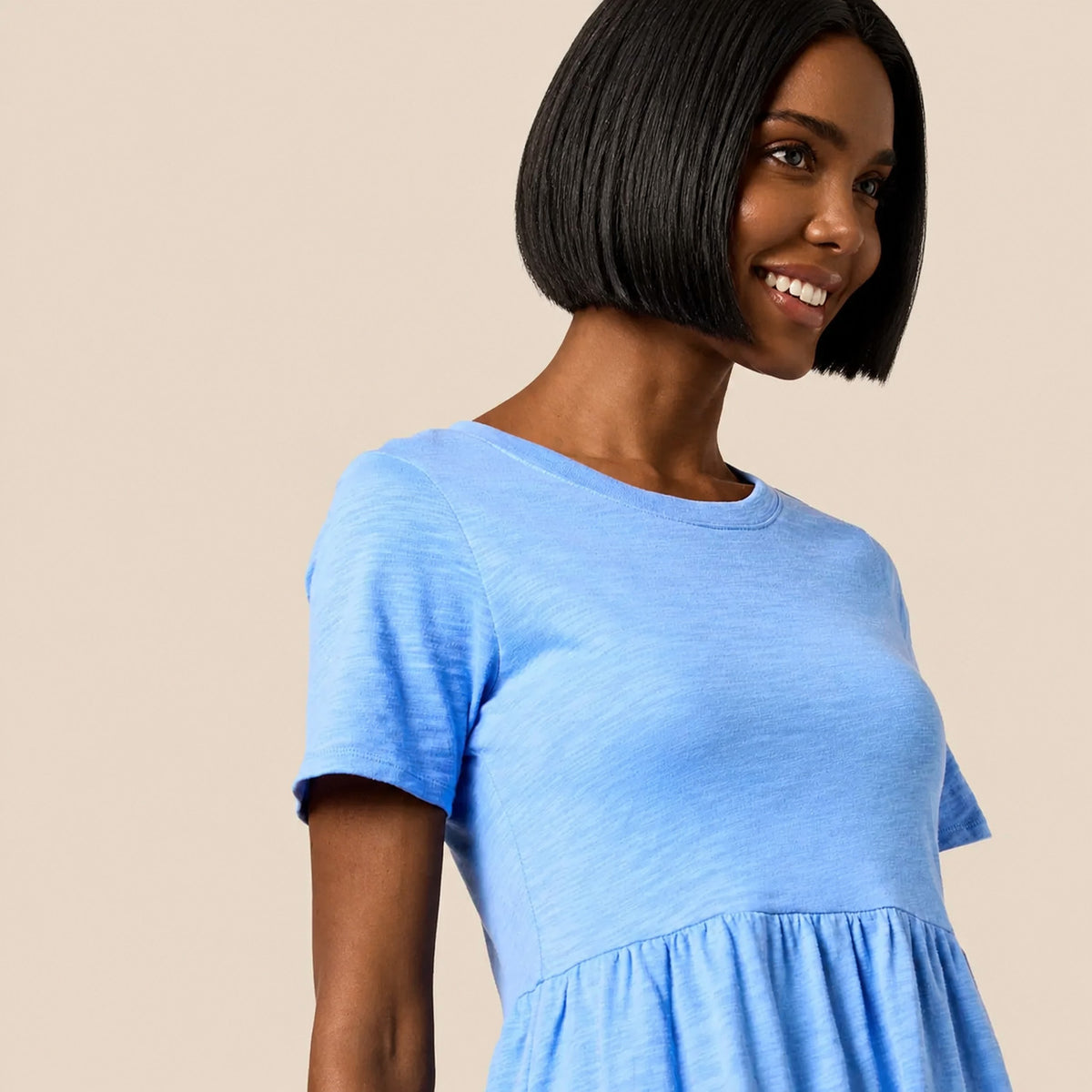 Chic Women's Short-Sleeve Tiered Dress - Perfect for Every Occasion!