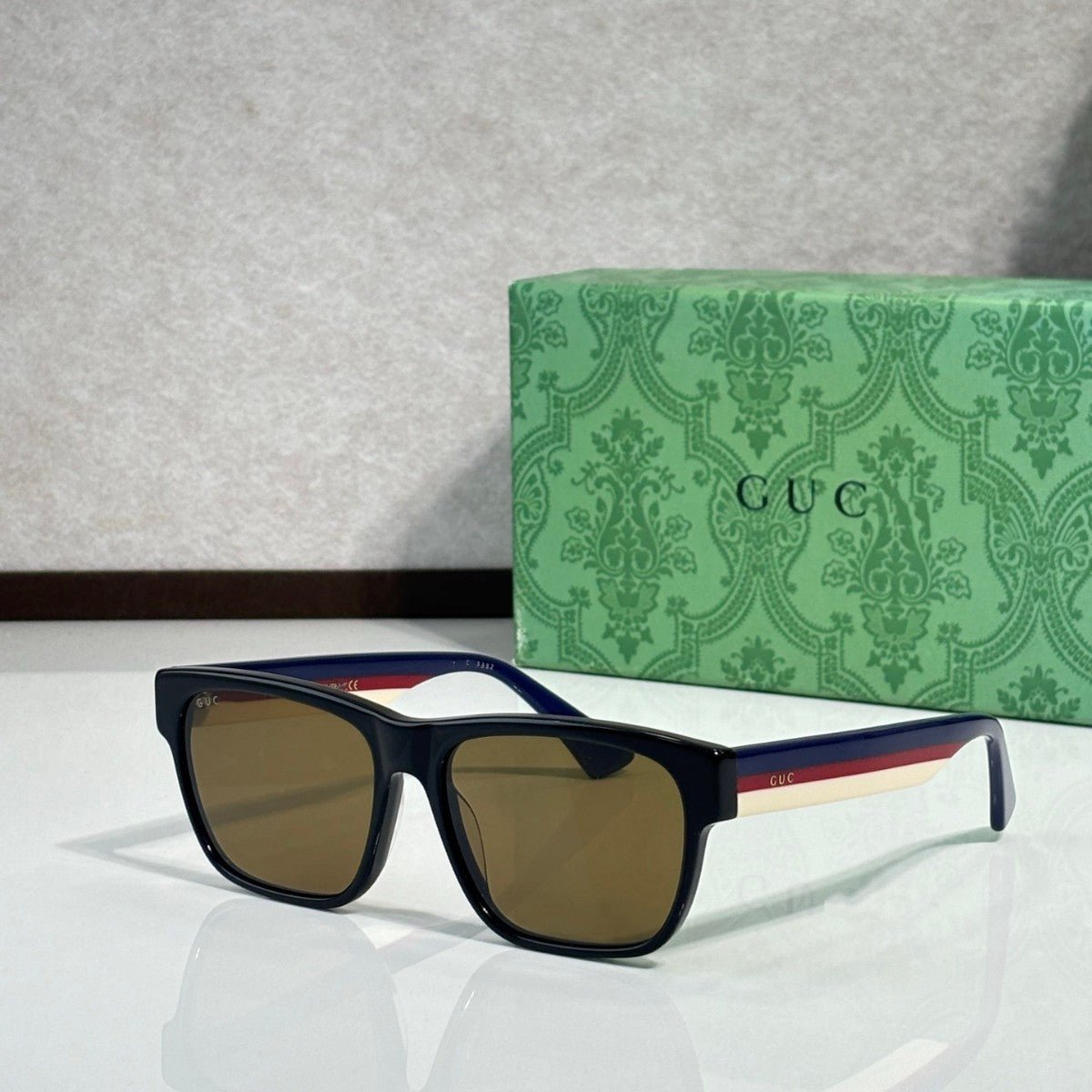 Square Full Frame Sunglasses with Contrast Temple Stripes and UV400 Protection