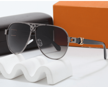 Aviator Sunglasses with Double Bridge and Gradient Lenses