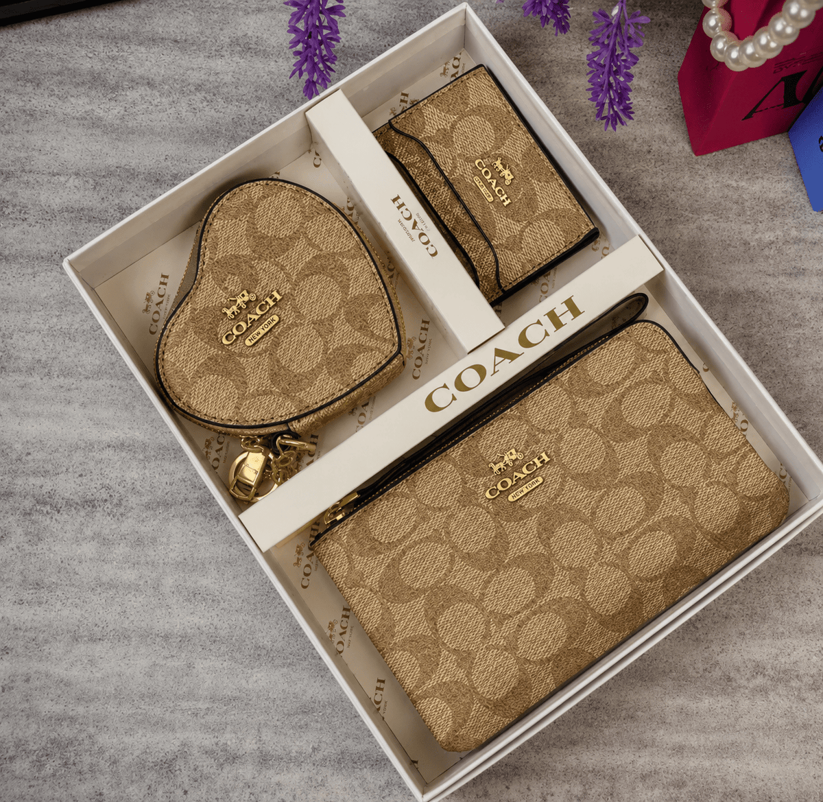 Three-Piece Patterned Wallet Set with Card Holder and Heart-Shaped Zip Pouch